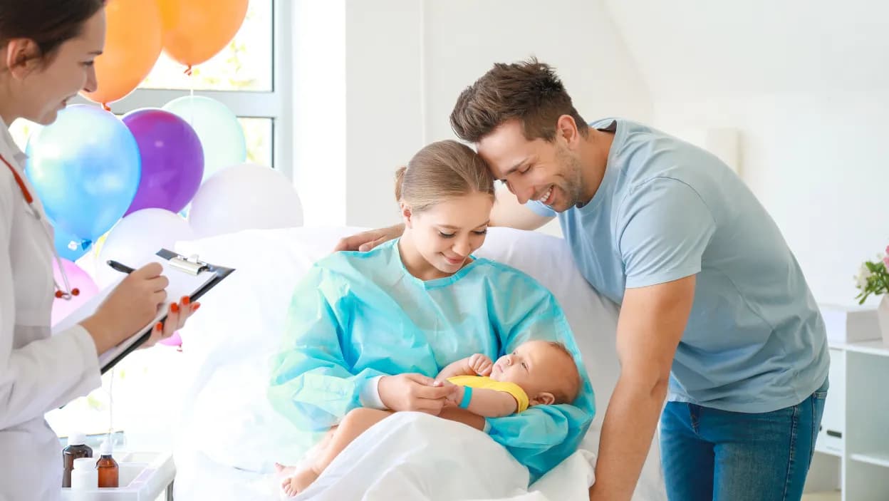 Jak długo w szpitalu po porodzie naturalnym? Oczekiwania i realia Jak długo w szpitalu po porodzie naturalnym? Oczekiwania i realia